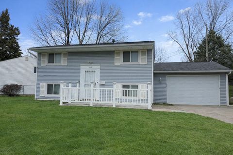 Photo of 3114 Fairwood Avenue, Columbus, OH 43207 (MLS # 226010178)