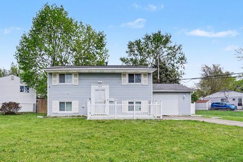 Photo of 3114 Fairwood Avenue, Columbus, OH 43207 (MLS # 226010178)
