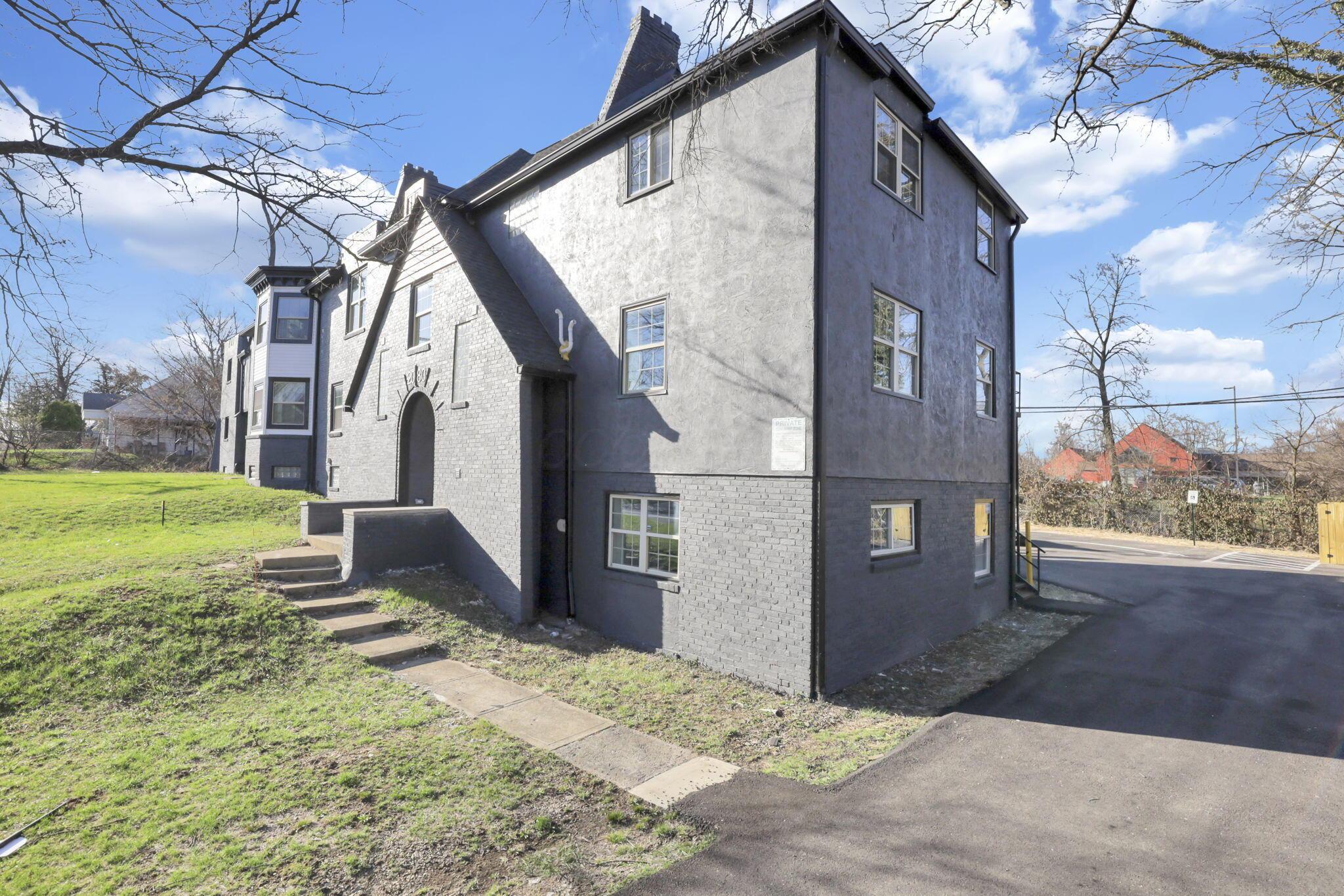 2080-2090 E 5th Avenue