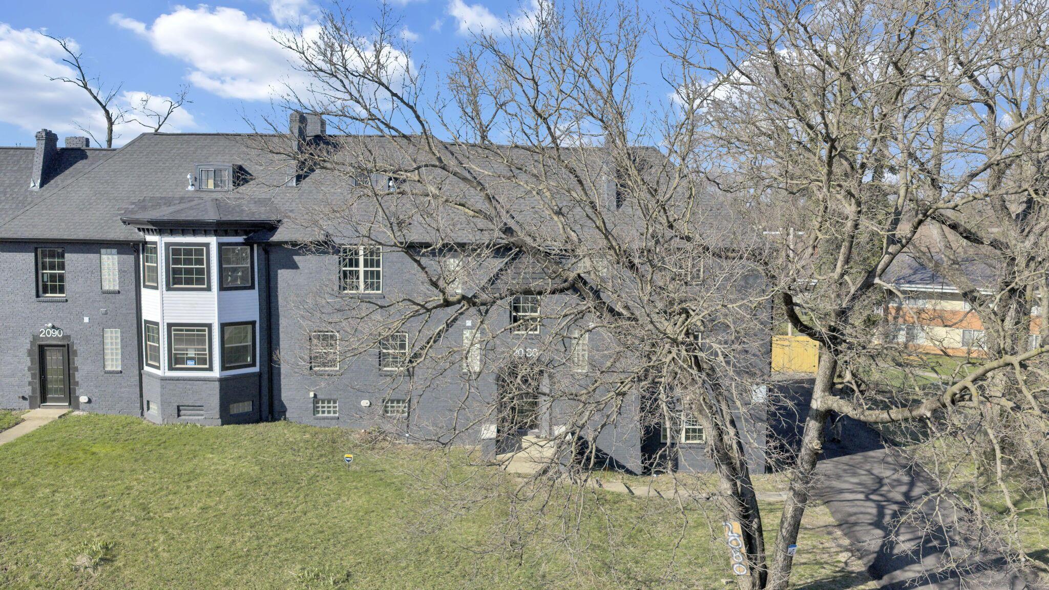 2080-2090 E 5th Avenue