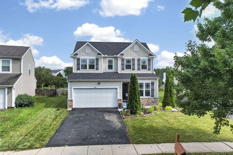 Photo of 7961 Aspen Ridge Drive, Blacklick, OH 43004 (MLS # 226027391)