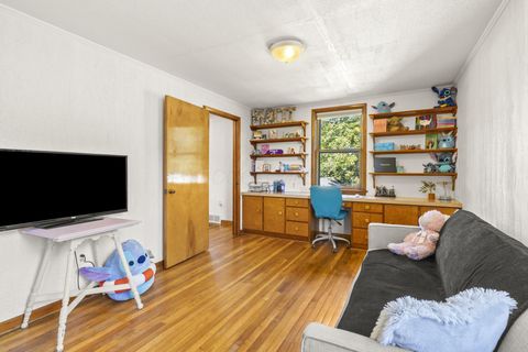 Tiny photo for 109 Riley Street, Mount Vernon, OH 43050 (MLS # 225039566)