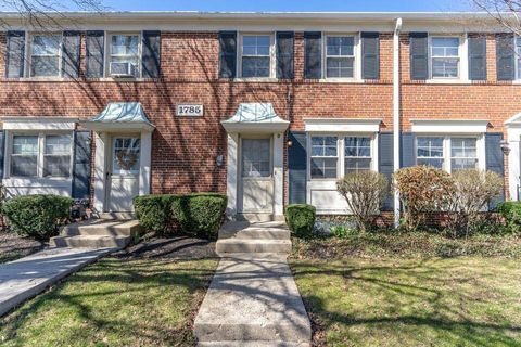 1785 Northwest Court D Columbus OH 43212