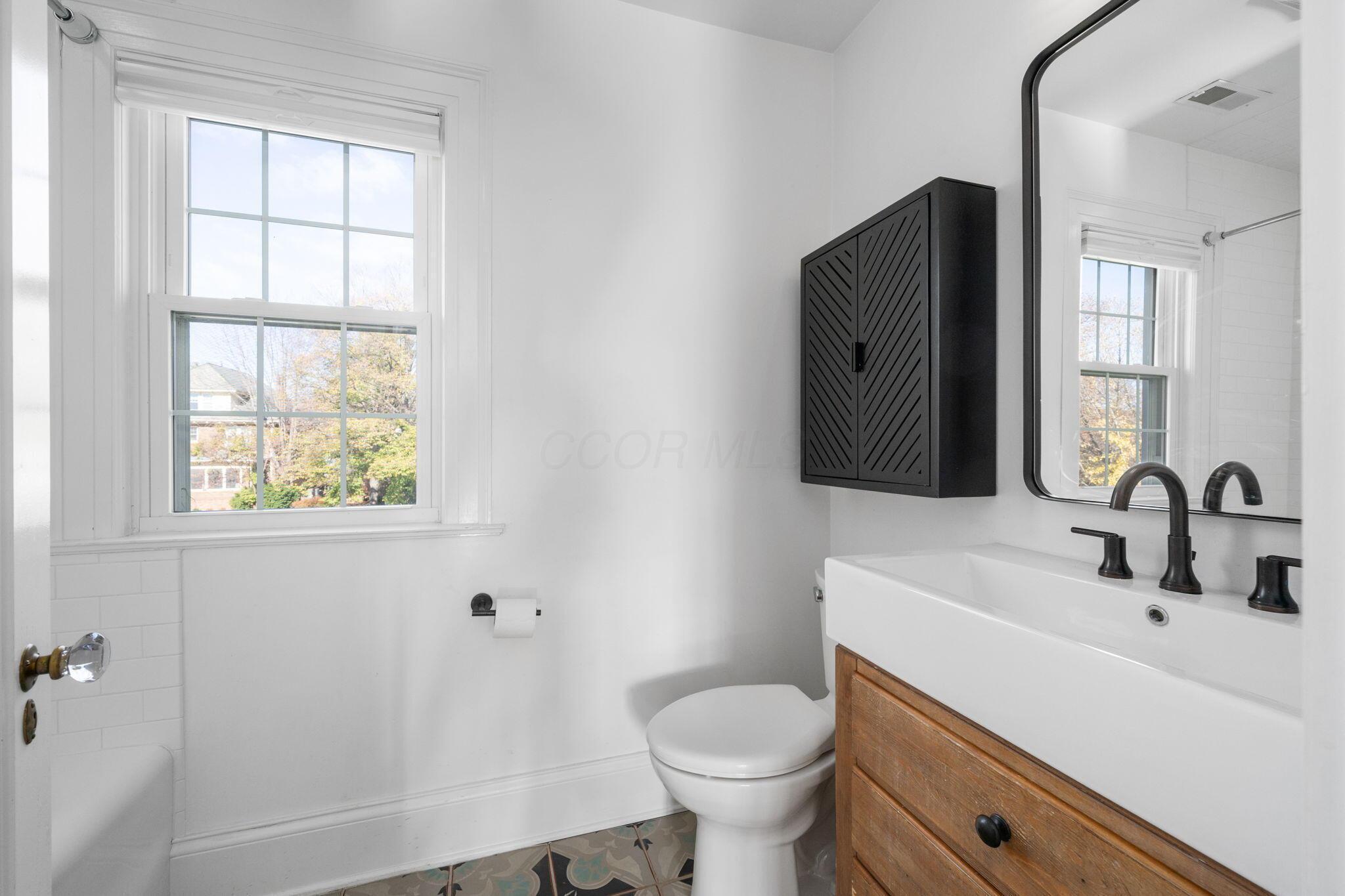 2551 Sherwood Road, Bexley, Ohio image 33