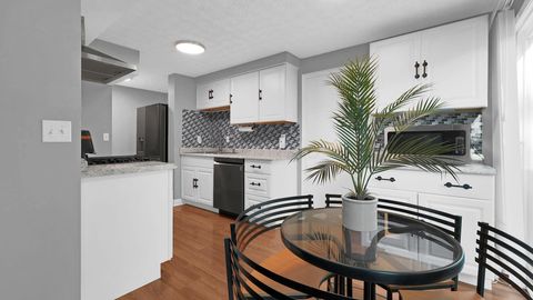 Tiny photo for 2509 Burgandy Lane, Columbus, OH 43232 (MLS # 225042056)