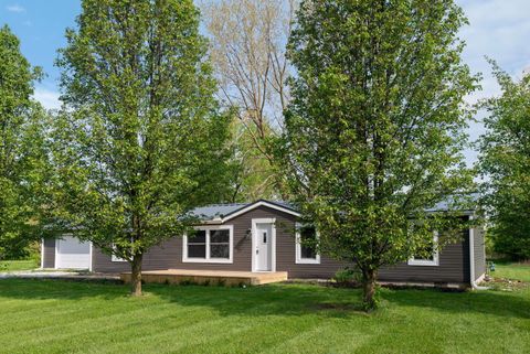 Photo of 398 Fairview Street, Marion, OH 43302 (MLS # 226013868)