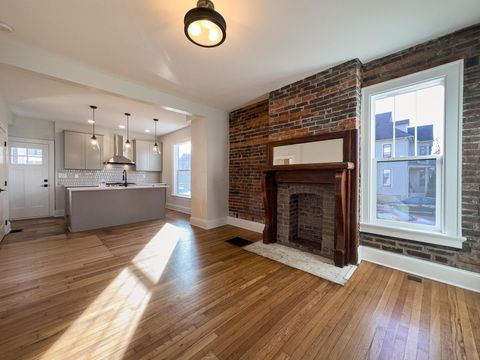 Photo of 399 W 2nd Avenue, Columbus, OH 43201 (MLS # 226011584)