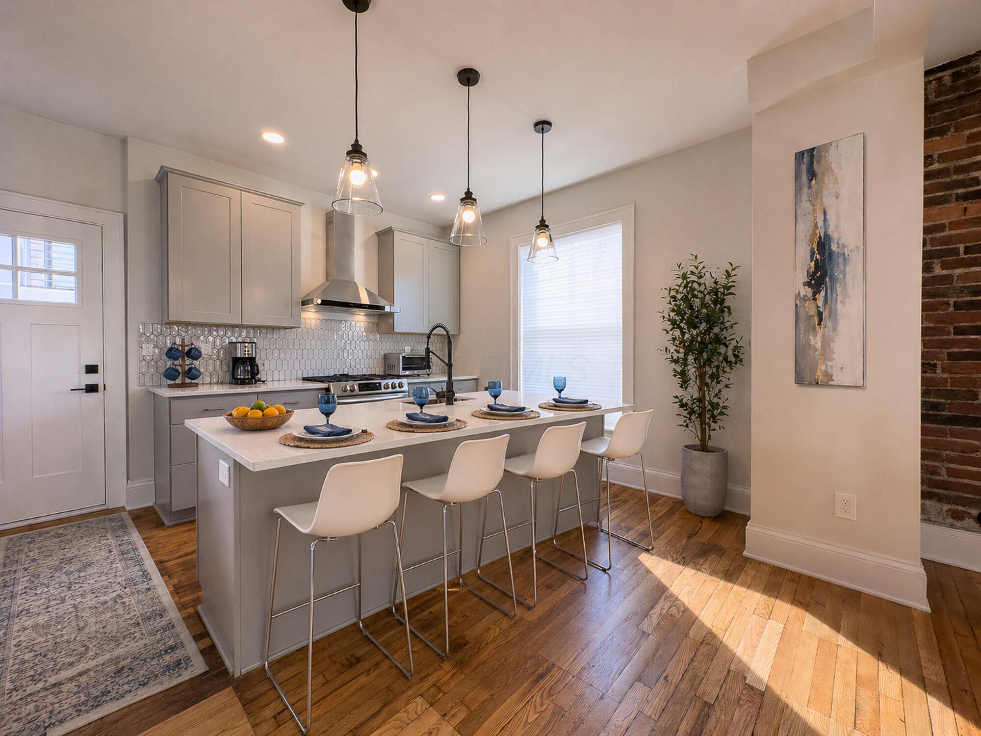 399 W 2nd Avenue