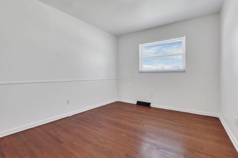 Tiny photo for 1546 Sandalwood Place, Columbus, OH 43229 (MLS # 226022937)