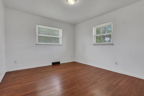 Tiny photo for 1546 Sandalwood Place, Columbus, OH 43229 (MLS # 226022937)