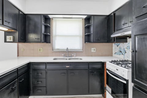 Tiny photo for 1546 Sandalwood Place, Columbus, OH 43229 (MLS # 226022937)