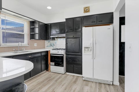 Tiny photo for 1546 Sandalwood Place, Columbus, OH 43229 (MLS # 226022937)