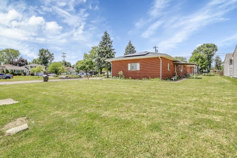 Tiny photo for 1546 Sandalwood Place, Columbus, OH 43229 (MLS # 226022937)