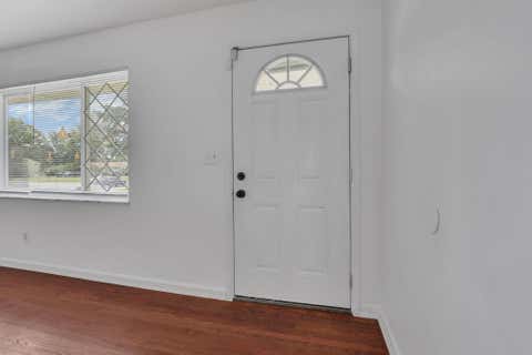 Tiny photo for 1546 Sandalwood Place, Columbus, OH 43229 (MLS # 226022937)