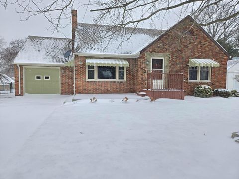 Photo of 310 E Summit Street, Galion, OH 44833 (MLS # 225046369)