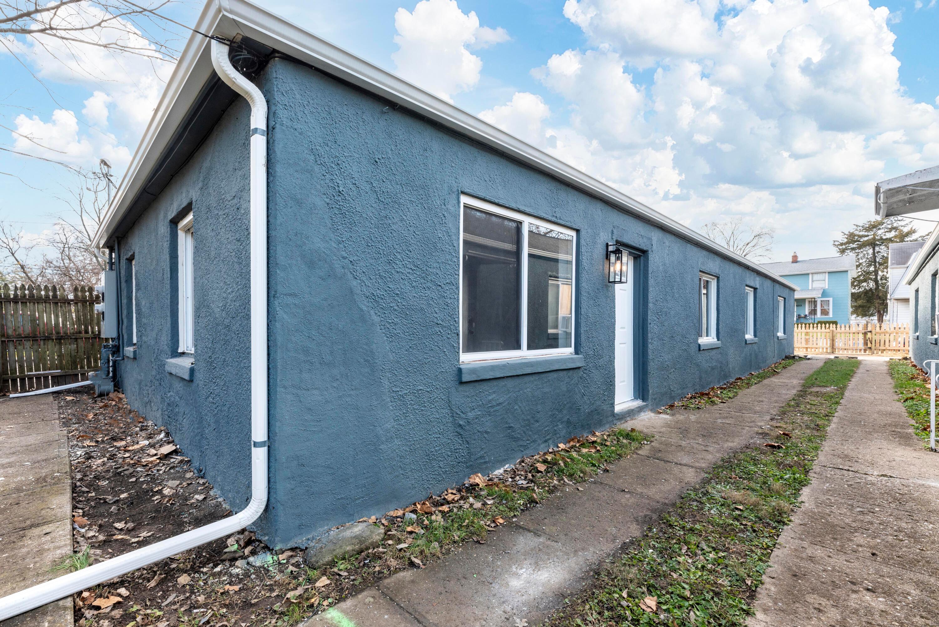 1432-1436 Oakwood Avenue