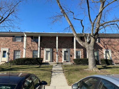 Photo of 129 Beacon Run W 21C #21C, Columbus, OH 43228 (MLS # 226005323)