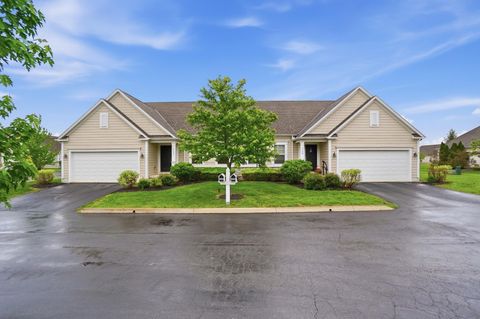 Photo of 4332 Ahwick Green 42 #42, Hilliard, OH 43026 (MLS # 226015232)