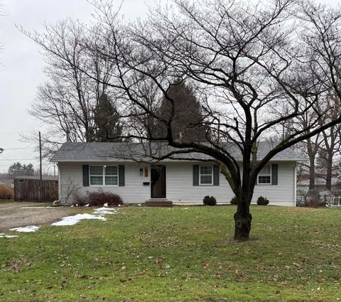 Photo of 790 W Locust Street, Newark, OH 43055 (MLS # 225045329)