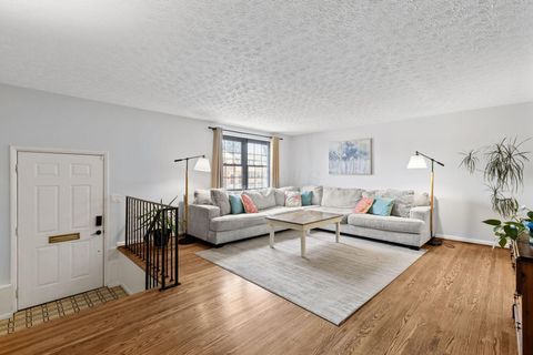 Condo For Sale - 2813 Kingsrowe Court #43<br/> Franklin County, Columbus, OH 43209