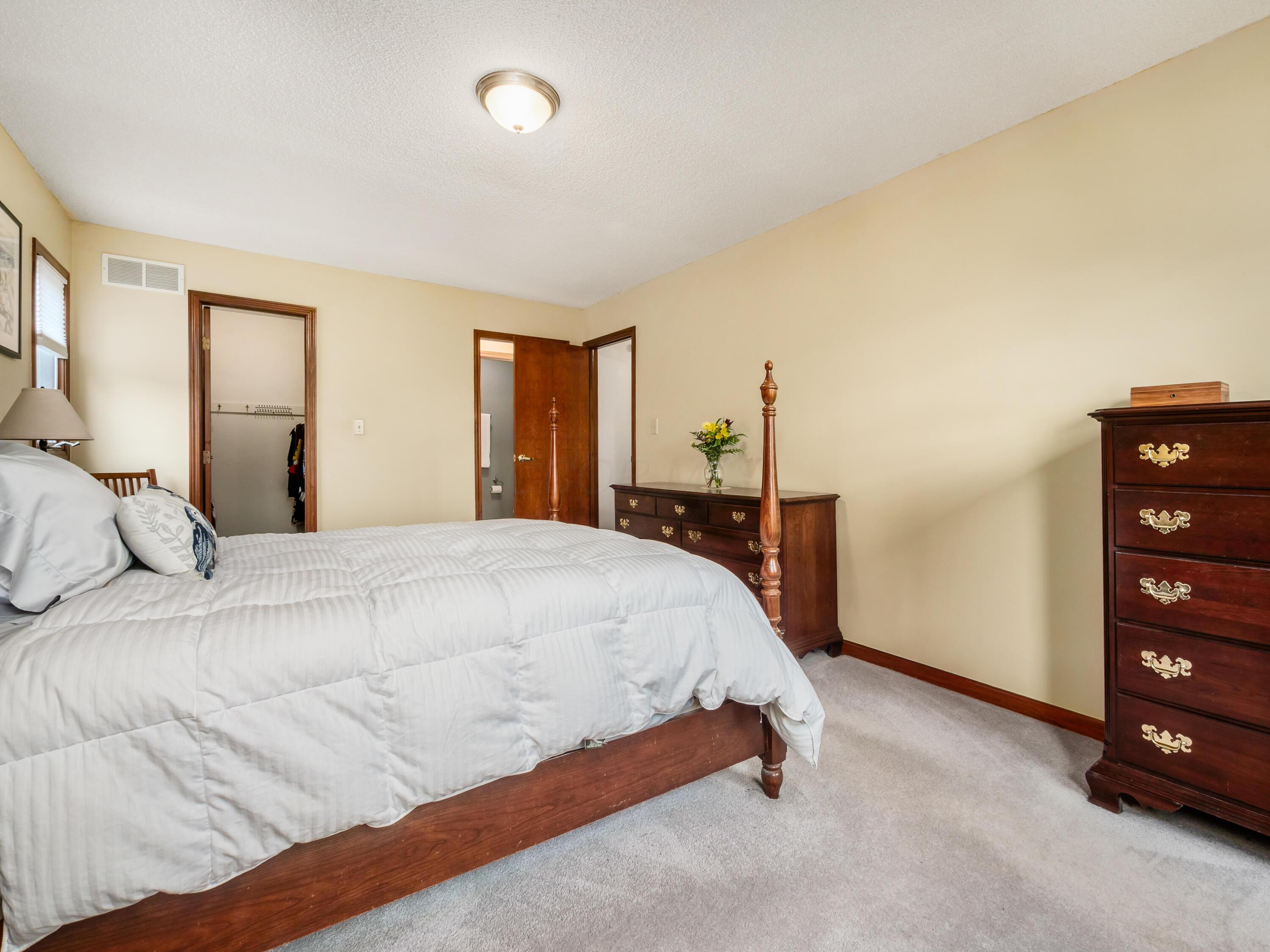 5961 Hayden Run Road, Hilliard, Ohio image 30