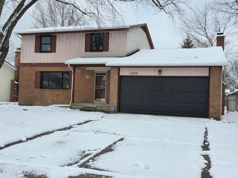 Photo of 2208 Pine Knoll Avenue, Columbus, OH 43229 (MLS # 225044767)