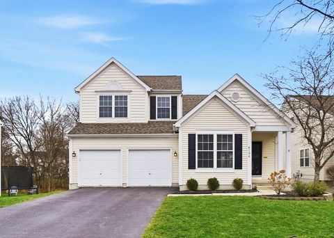 Photo of 6124 Crossmont Court, New Albany, OH 43054 (MLS # 225044543)