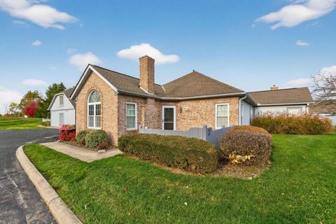 Photo of 3822 Falls Circle Drive 23 #23, Hilliard, OH 43026 (MLS # 226000793)