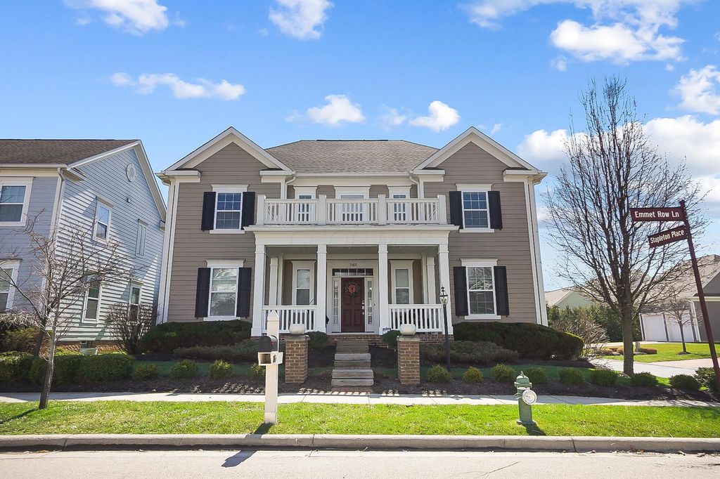Photo of 7165 Emmet Row Lane, Dublin, OH 43017 (MLS # 226011092)