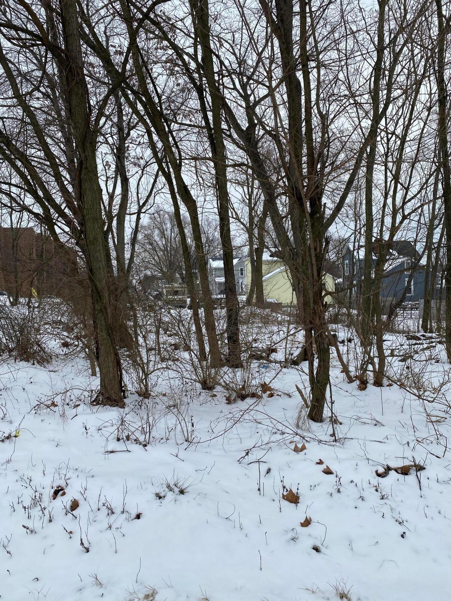 Bolen Court, Newark, Ohio image 1