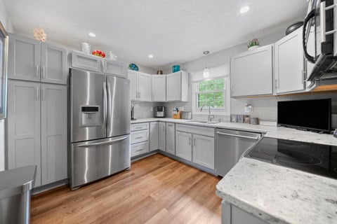 Tiny photo for 283 Constitution Drive, Chillicothe, OH 45601 (MLS # 226028558)