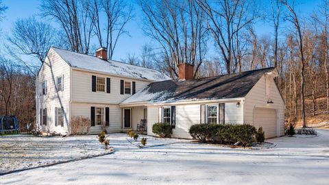 Photo of 160 Edgewood Drive, Granville, OH 43023 (MLS # 226001568)