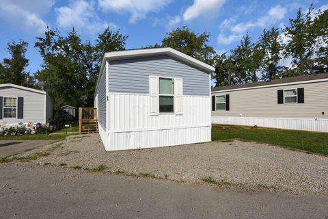 Photo of 2288 W High Street NE Lot 40 #Lot 40, Newark, OH 43055 (MLS # 226018216)