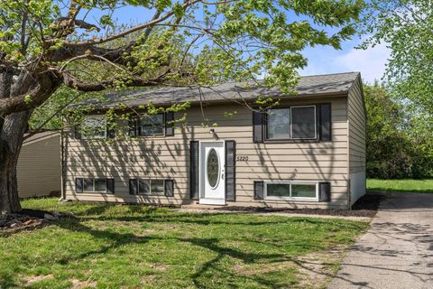 Photo of 5220 Refugee Road, Columbus, OH 43232 (MLS # 226013629)