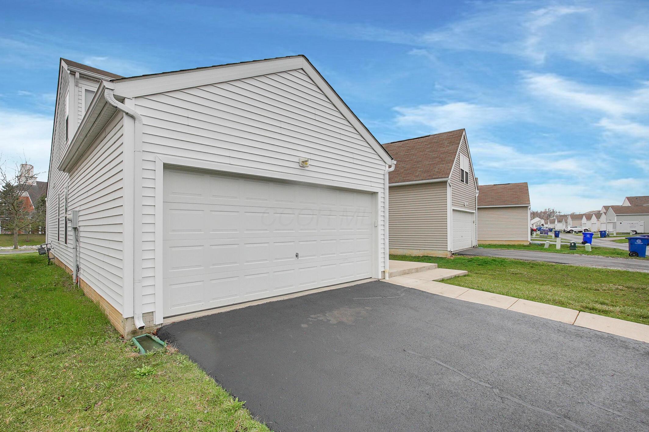6176 Red Glare Drive #229, Galloway, Ohio image 28