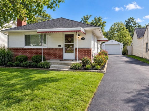 Photo of 488 Collingwood Avenue, Columbus, OH 43213 (MLS # 226038189)