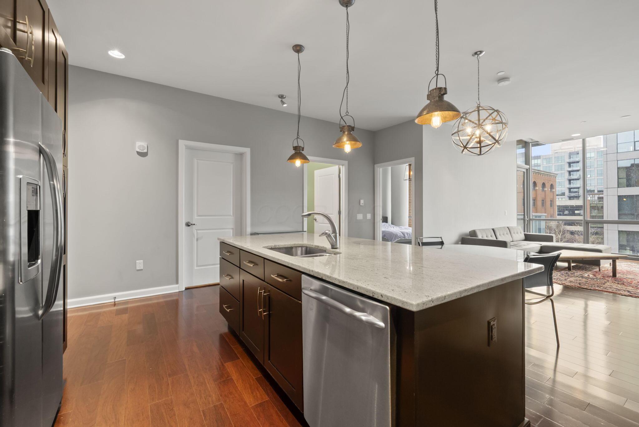 300 W Spring Street 401