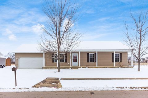 Photo of 894 Linden Avenue, Washington Court House, OH 43160 (MLS # 225044742)