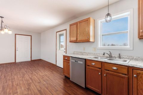 Tiny photo for 894 Linden Avenue, Washington Court House, OH 43160 (MLS # 225044742)