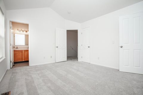 Tiny photo for 960 Hartford Village Boulevard, Columbus, OH 43228 (MLS # 225016282)