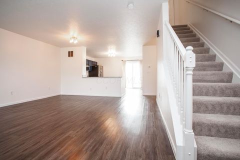 Tiny photo for 960 Hartford Village Boulevard, Columbus, OH 43228 (MLS # 225016282)