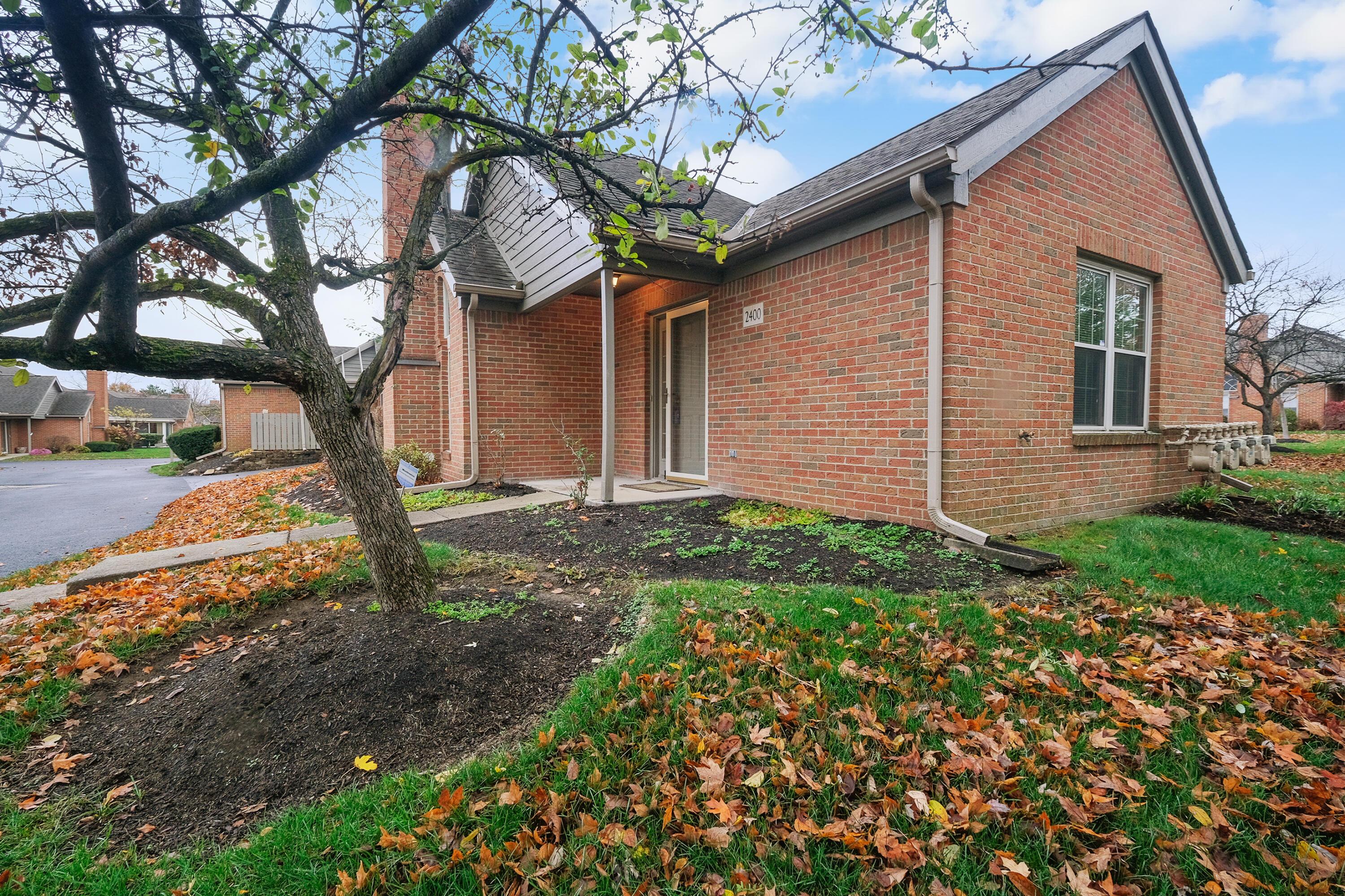 2400 Huntmaster Lane, Grove City, Ohio image 3