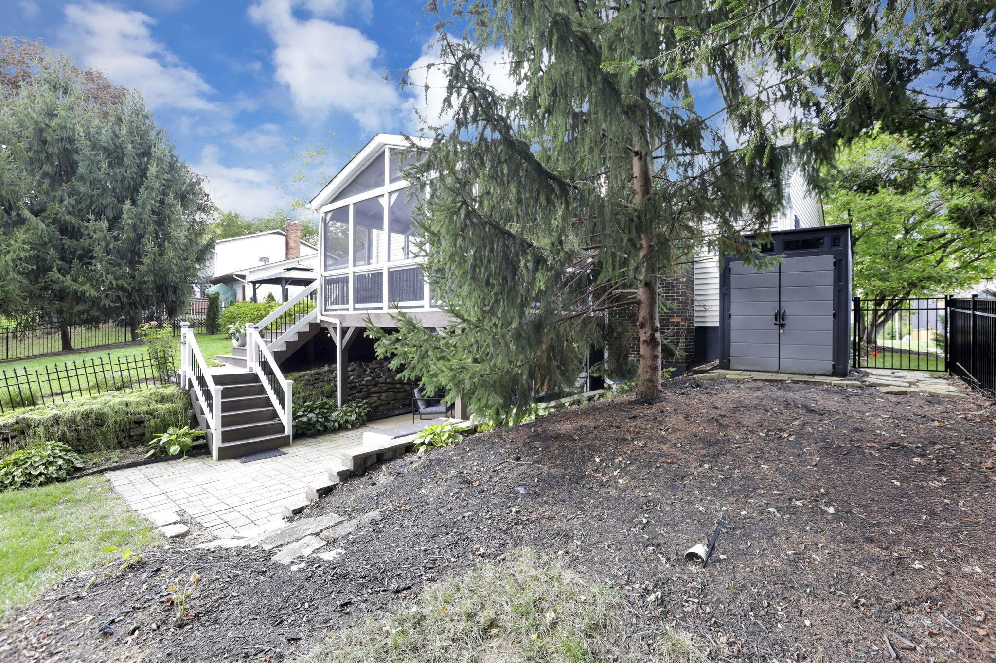 Columbus, Ohio 43235, United States, 4 Bedrooms Bedrooms, ,3 BathroomsBathrooms,Residential,Pending,223270