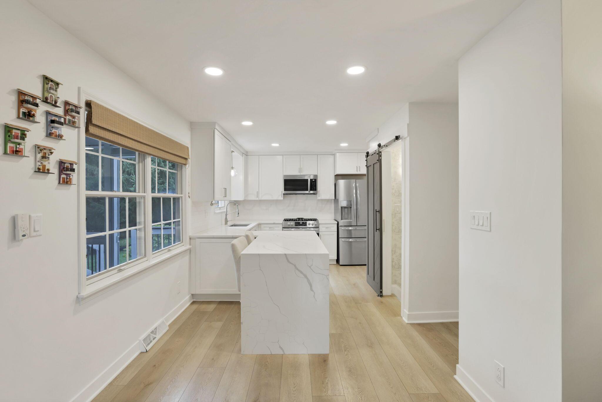 Columbus, Ohio 43235, United States, 4 Bedrooms Bedrooms, ,3 BathroomsBathrooms,Residential,Pending,223270