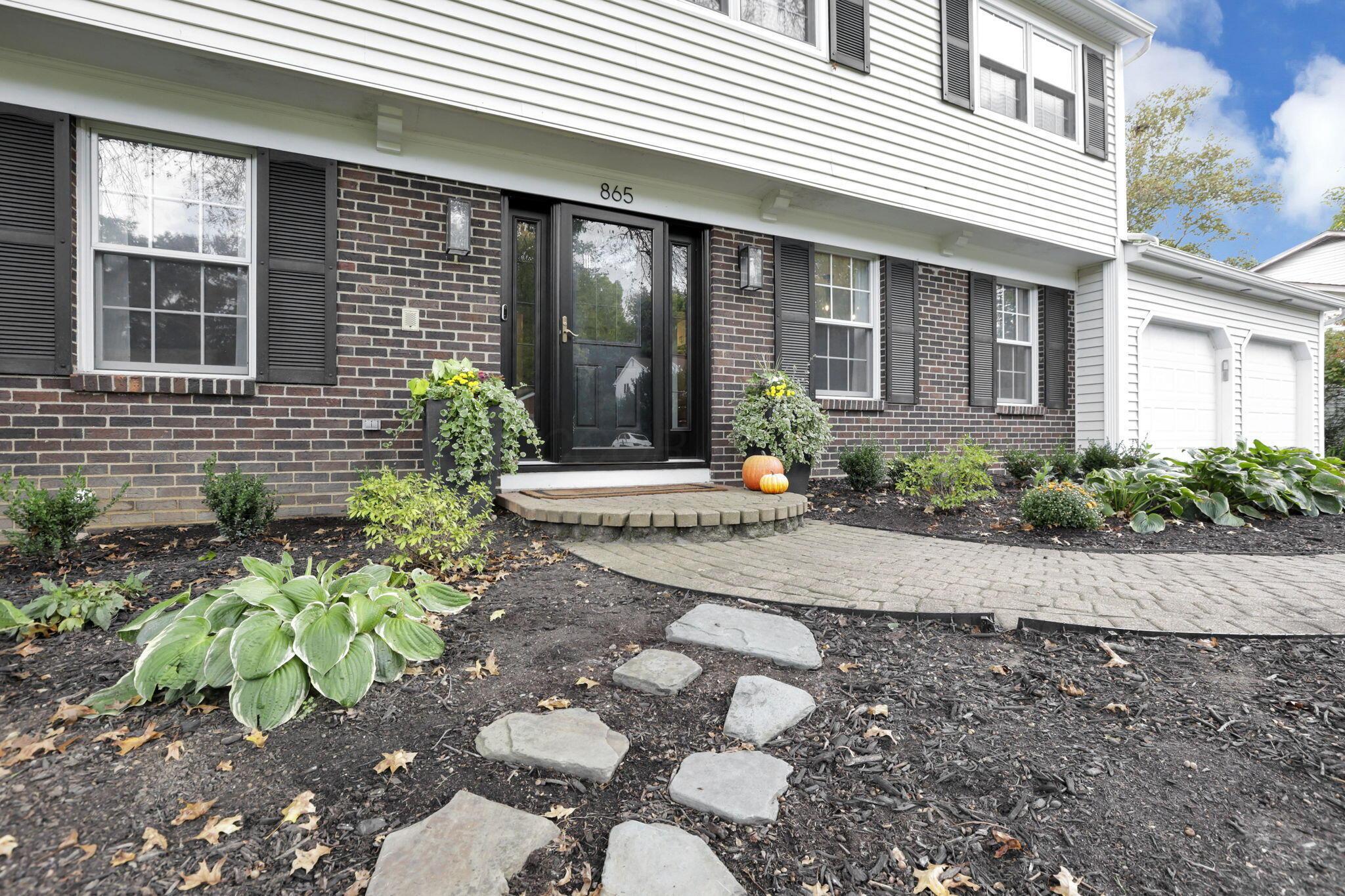 Columbus, Ohio 43235, United States, 4 Bedrooms Bedrooms, ,3 BathroomsBathrooms,Residential,Pending,223270