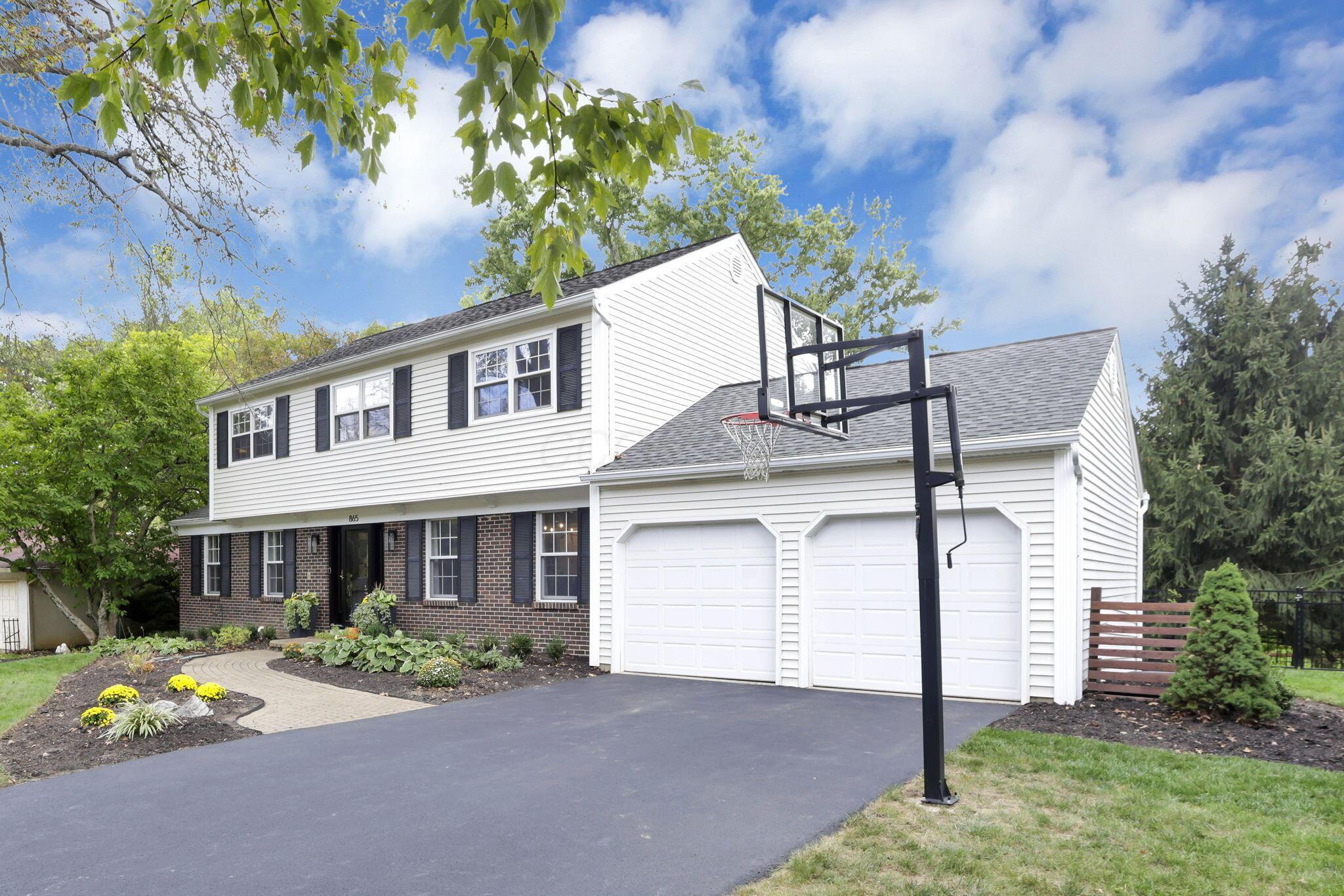 Columbus, Ohio 43235, United States, 4 Bedrooms Bedrooms, ,3 BathroomsBathrooms,Residential,Pending,223270