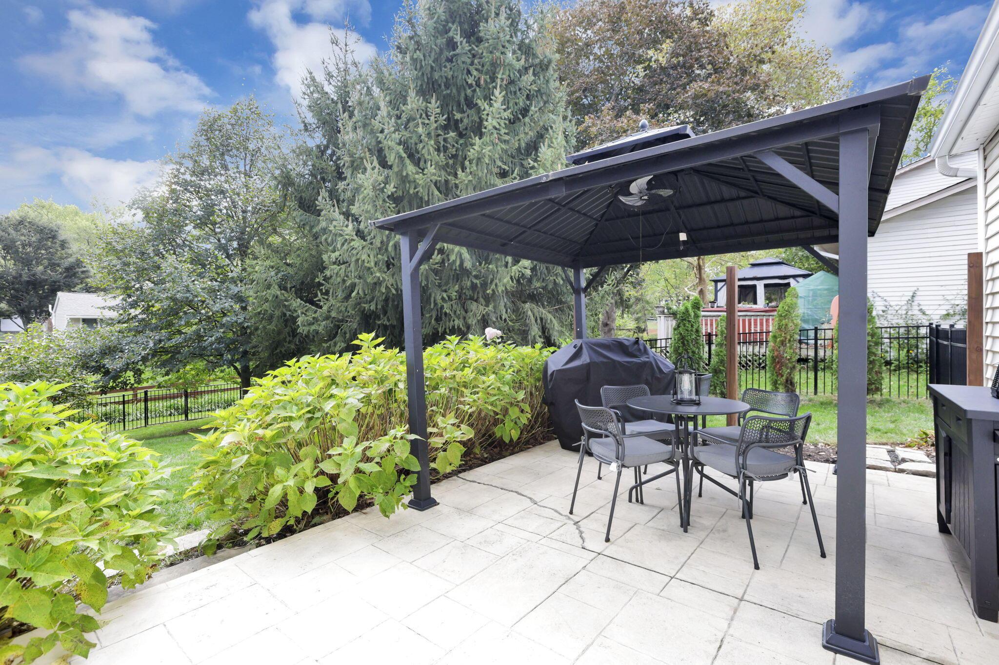 Columbus, Ohio 43235, United States, 4 Bedrooms Bedrooms, ,3 BathroomsBathrooms,Residential,Pending,223270