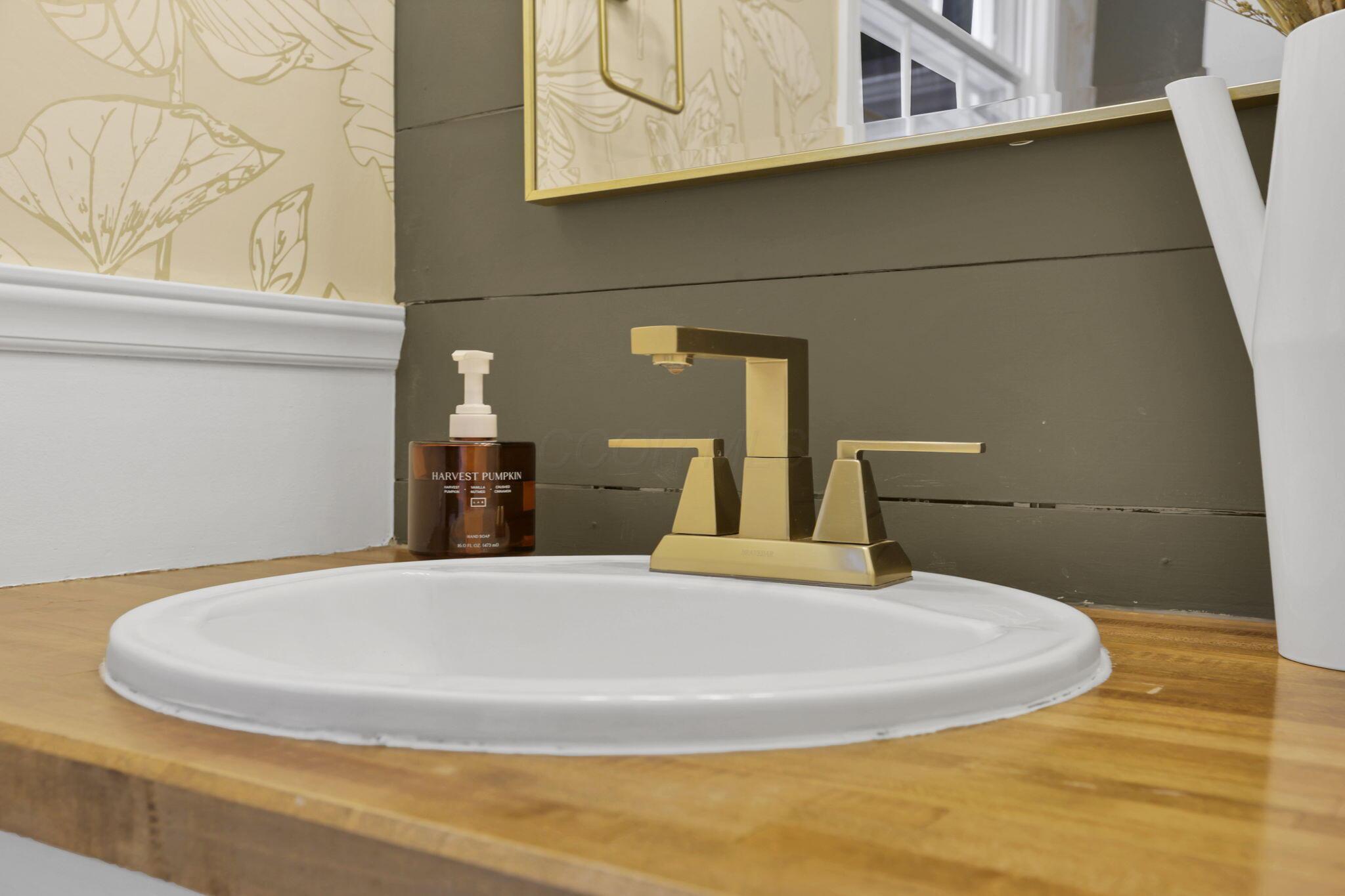 Columbus, Ohio 43235, United States, 4 Bedrooms Bedrooms, ,3 BathroomsBathrooms,Residential,Pending,223270