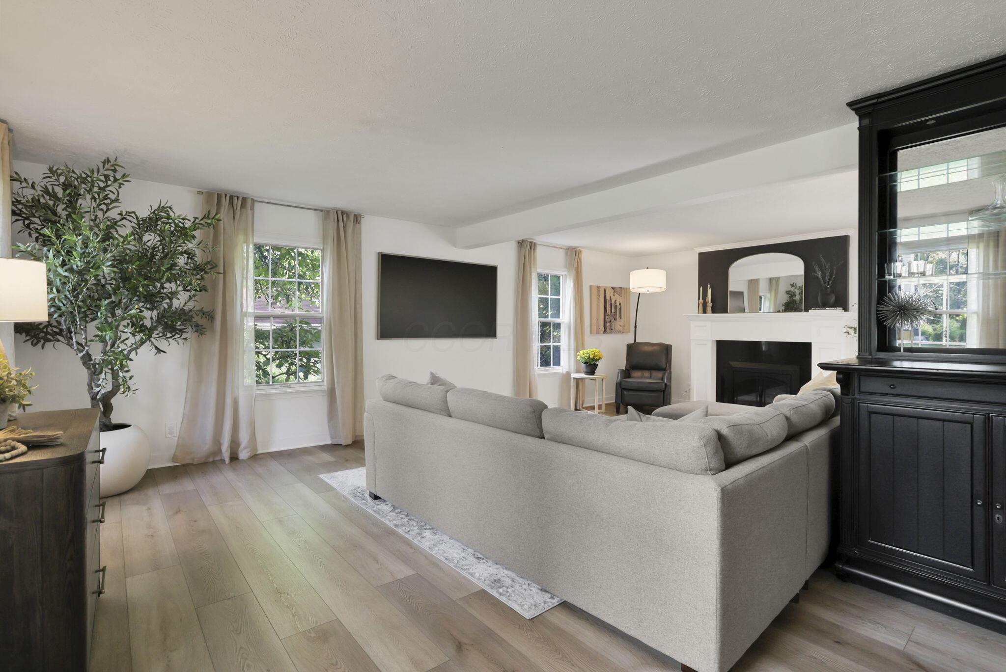 Columbus, Ohio 43235, United States, 4 Bedrooms Bedrooms, ,3 BathroomsBathrooms,Residential,Pending,223270