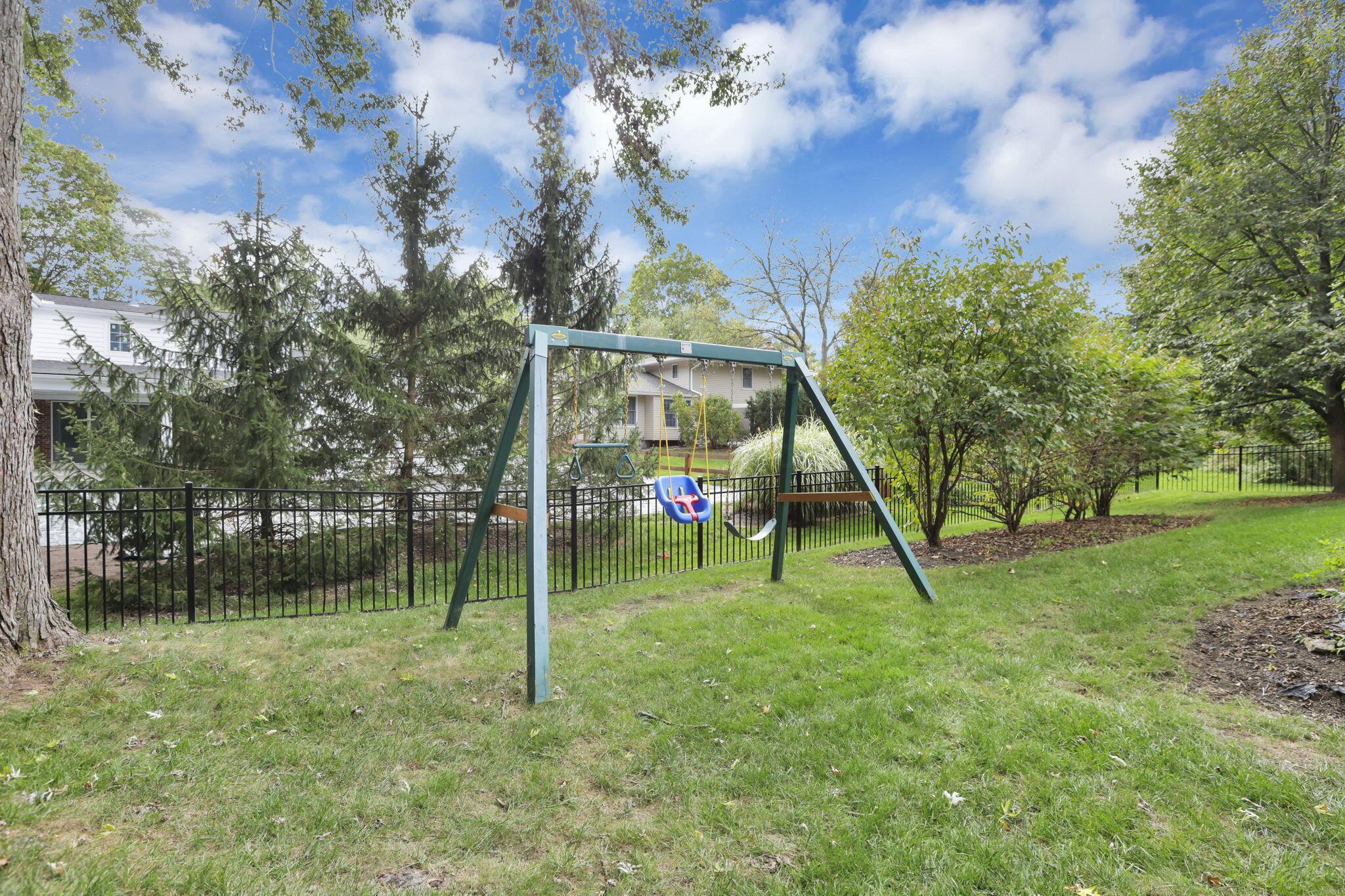 Columbus, Ohio 43235, United States, 4 Bedrooms Bedrooms, ,3 BathroomsBathrooms,Residential,Pending,223270